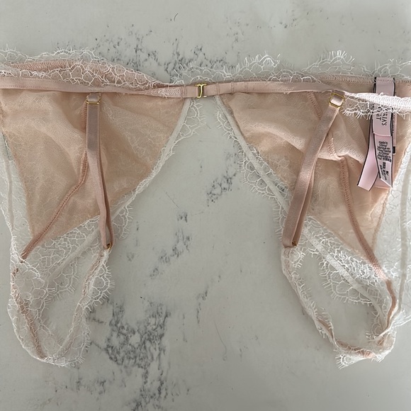 Victoria’s Secret bralette - Picture 2 of 4